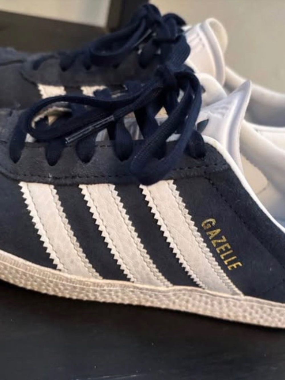 BOYS ADIDAS SIZE 2 - Picture 2 of 3